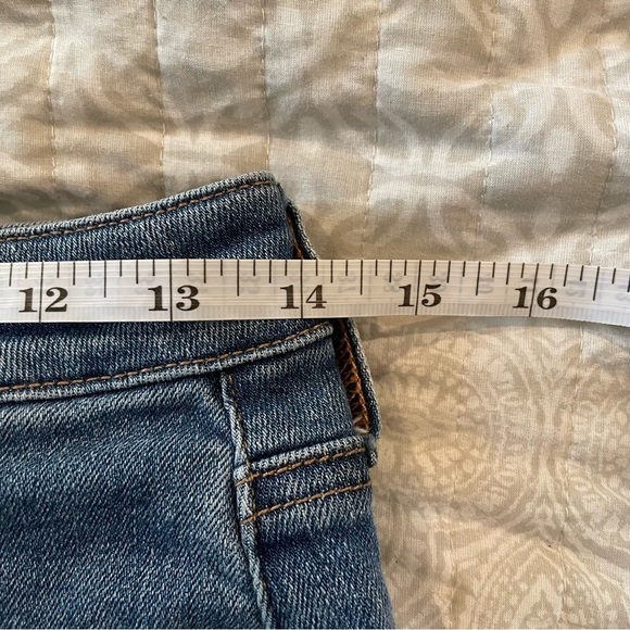 American Eagle Outfitters Hand Painted Vintage High Rise Festival Jean Shorts 4 - Picture 9 of 12